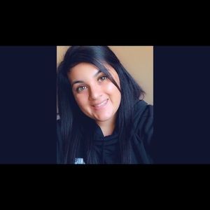 Meet your Posher, Leandra